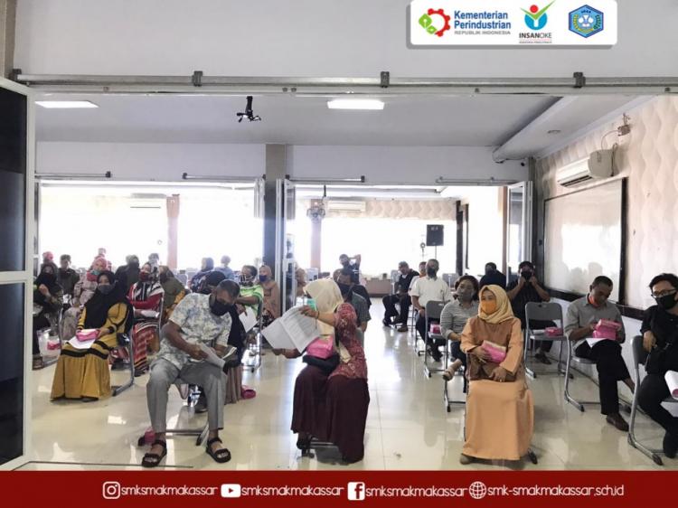 { S M A K M A K A S S A R } : Rangkaian kegiatan penyambutan siswa baru di SMK-SMAK Makassar